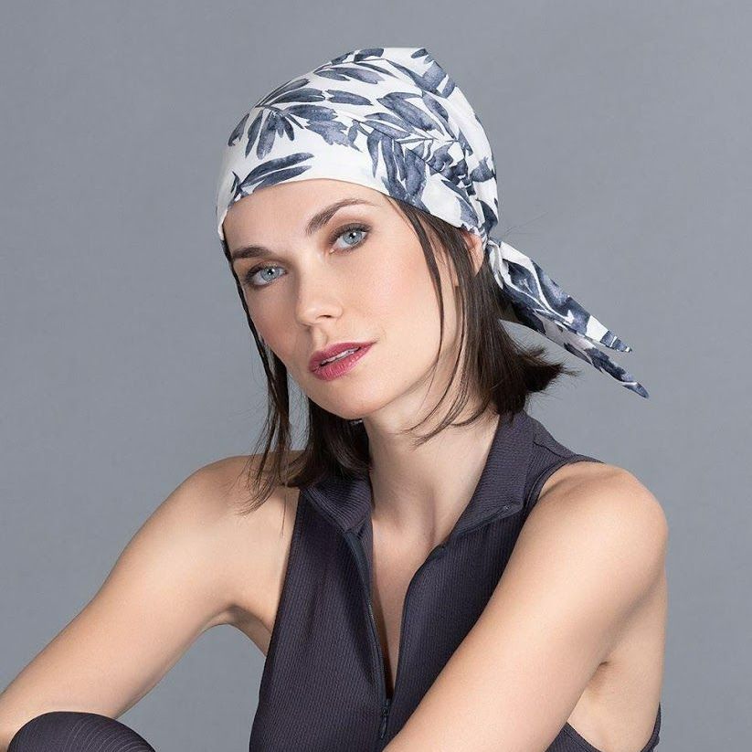 Femme avec perruque et turban