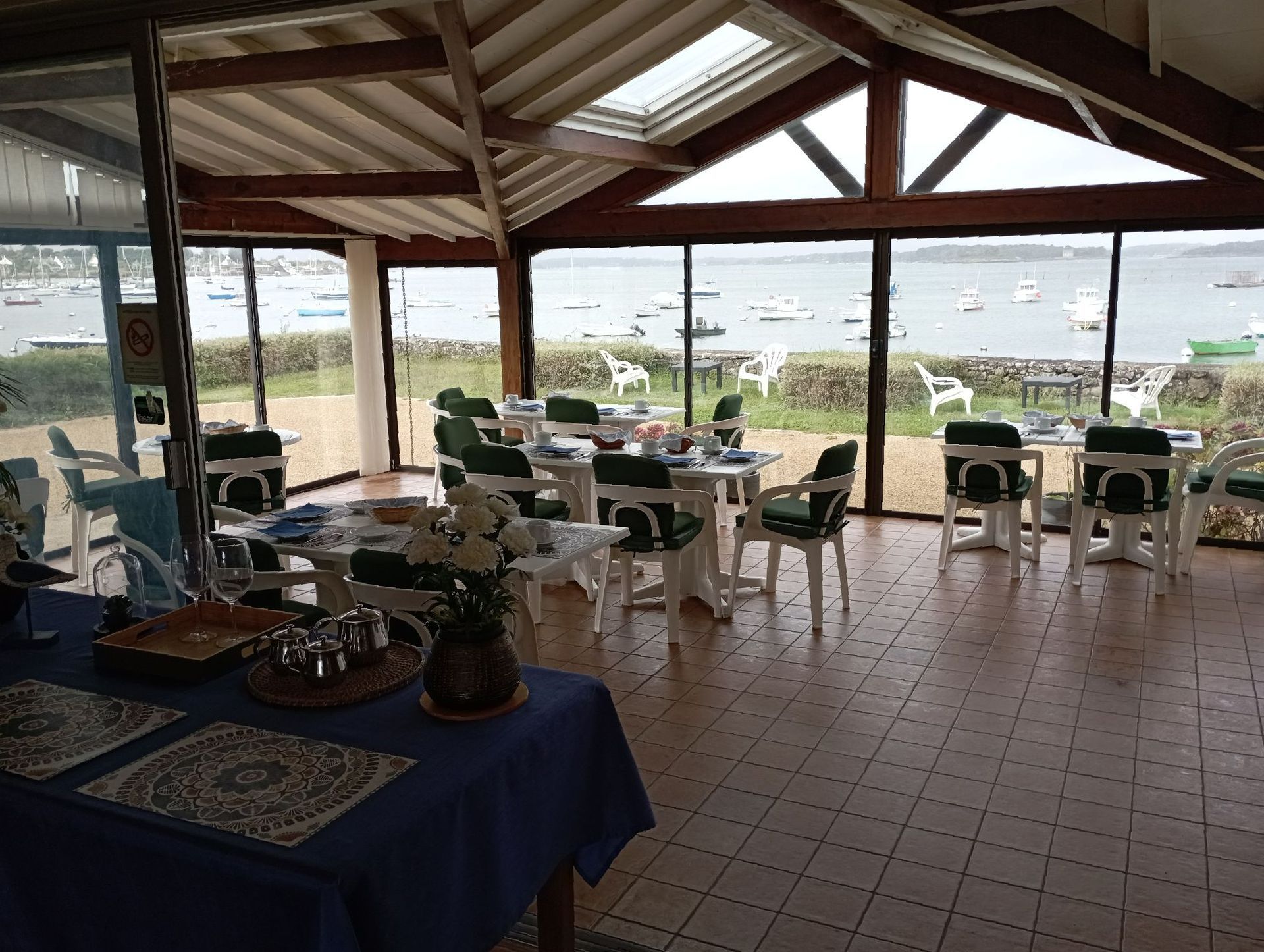 Véranda pour petits déjeuner