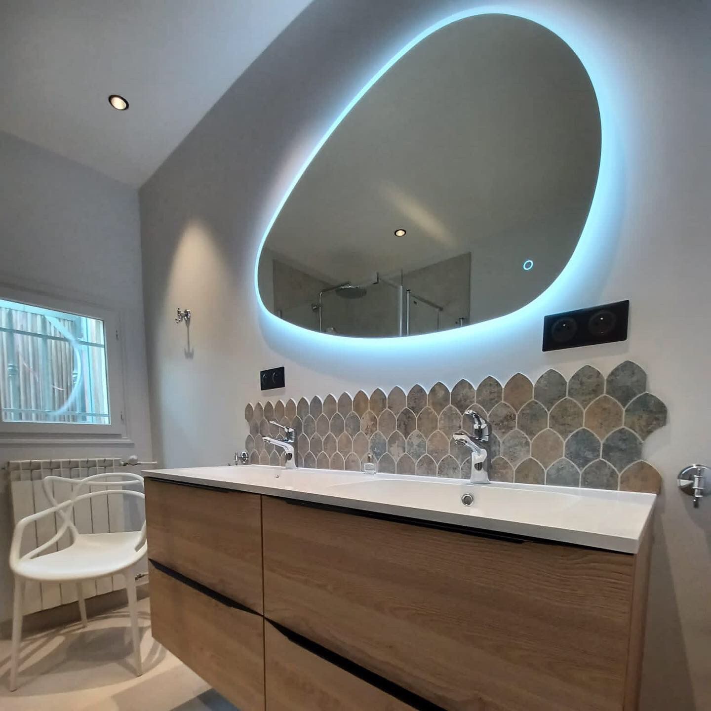 sanitaire meuble faïence mosaïque céramique carrelage grès céram sol mur miroir led rénovation salle de bain antibes bens déco