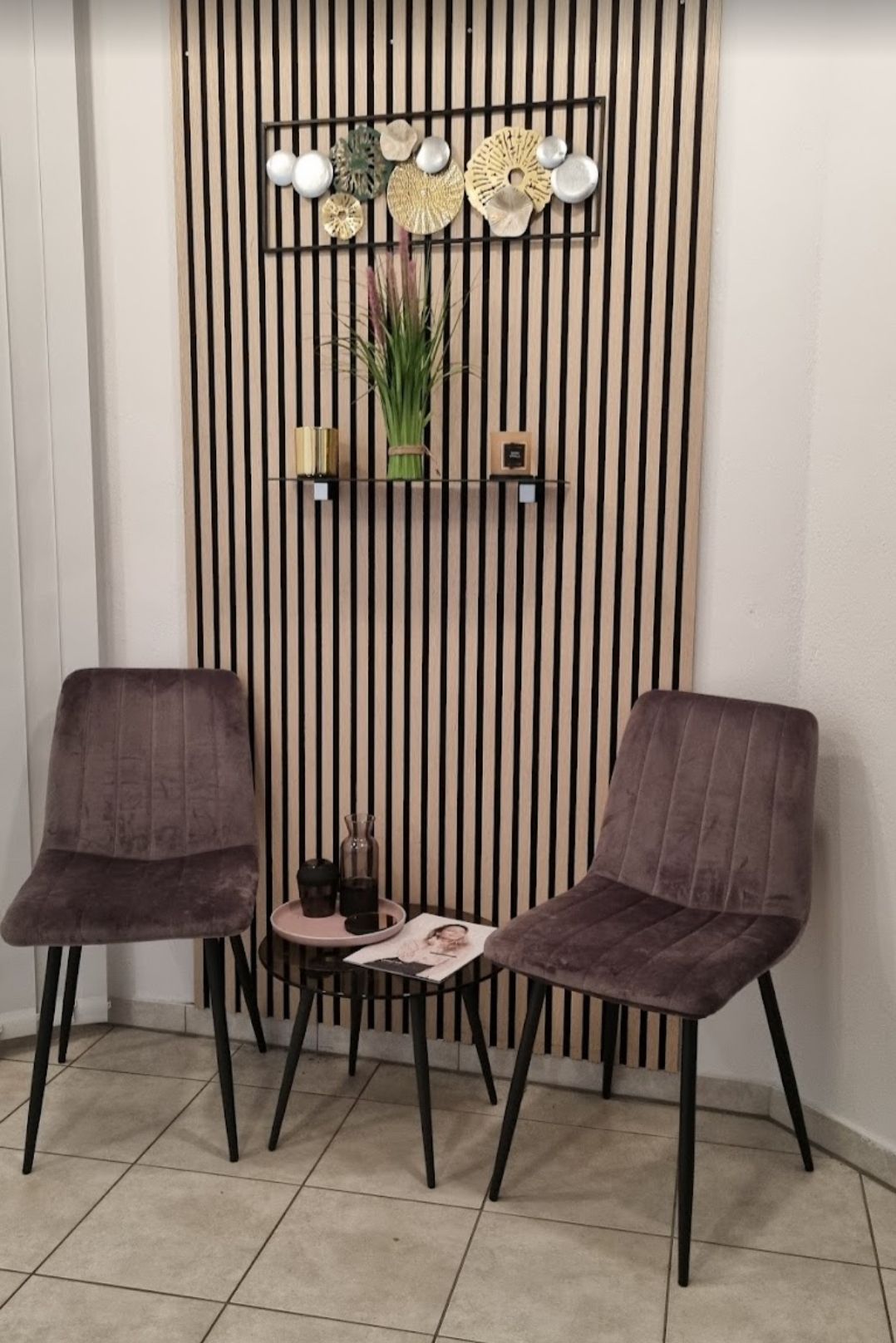 Eingangsbereich der Filiale von Abnehmen im Liegen