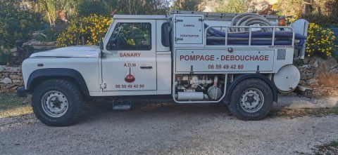 Camion de pompage et débouchage