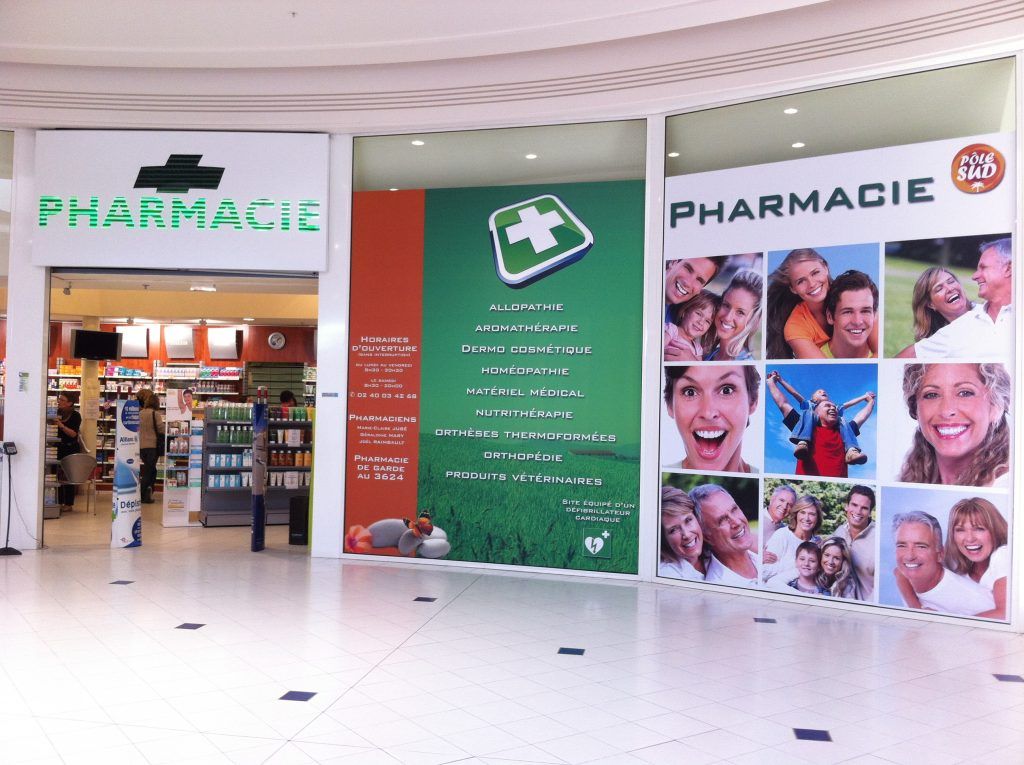 Vitrine de la pharmacie Pôle Sud