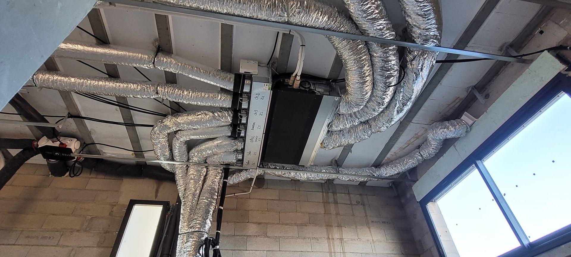 Un sytème de climatisation par le plafond