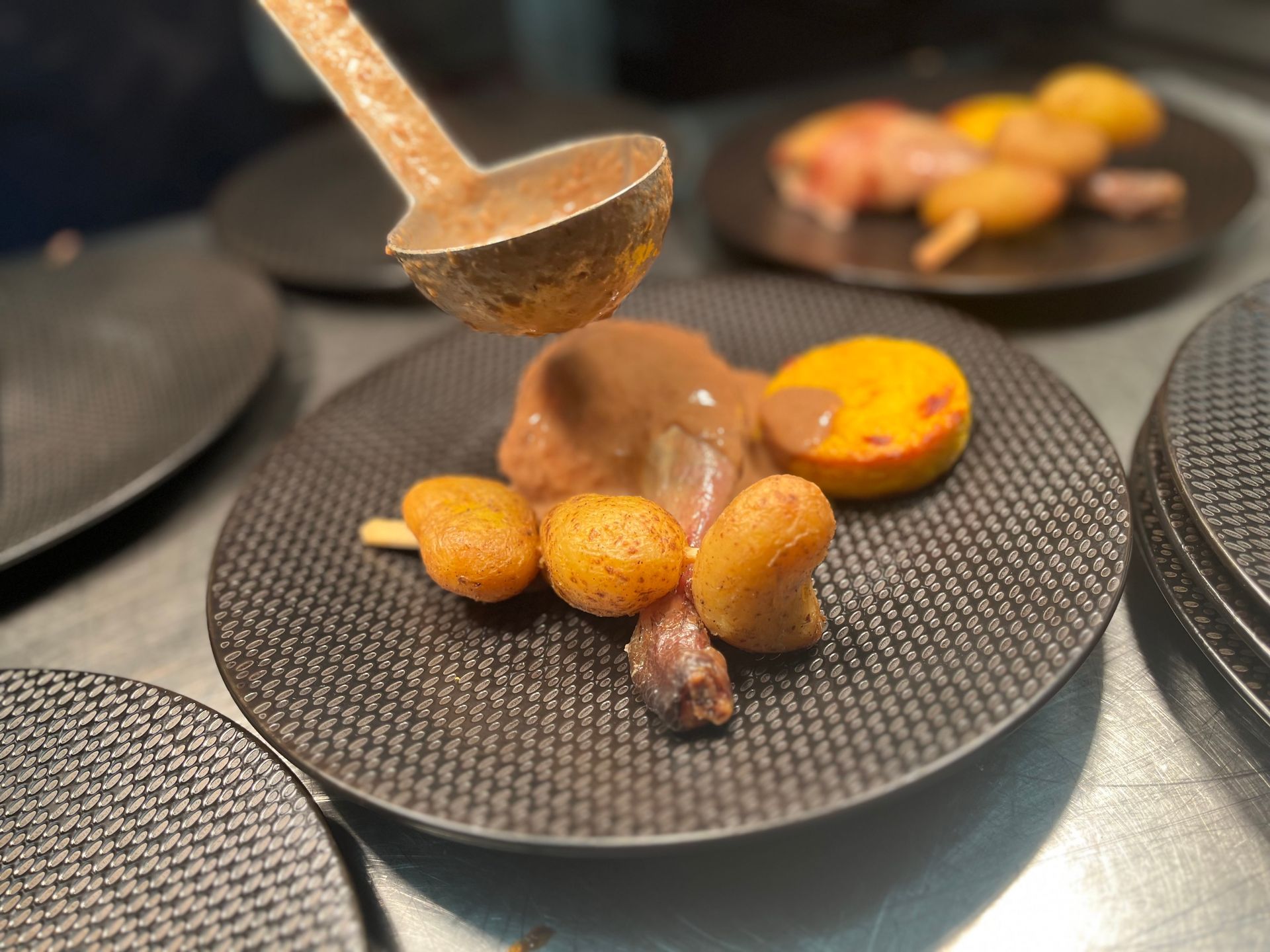 Assiette de pavé de boeuf et ses deux légumes