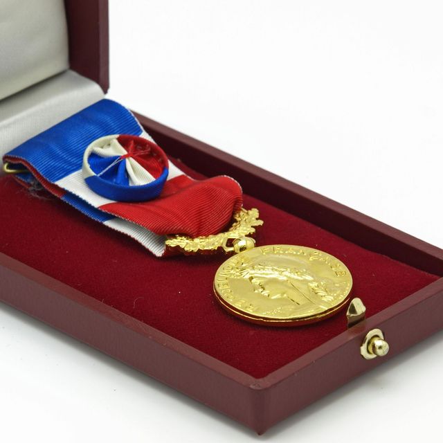 Médaille d'honneur Argent personnalisée récompense sportive ou travail
