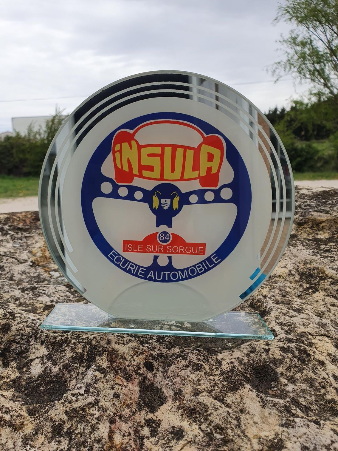Trophée en verre personnalisé.