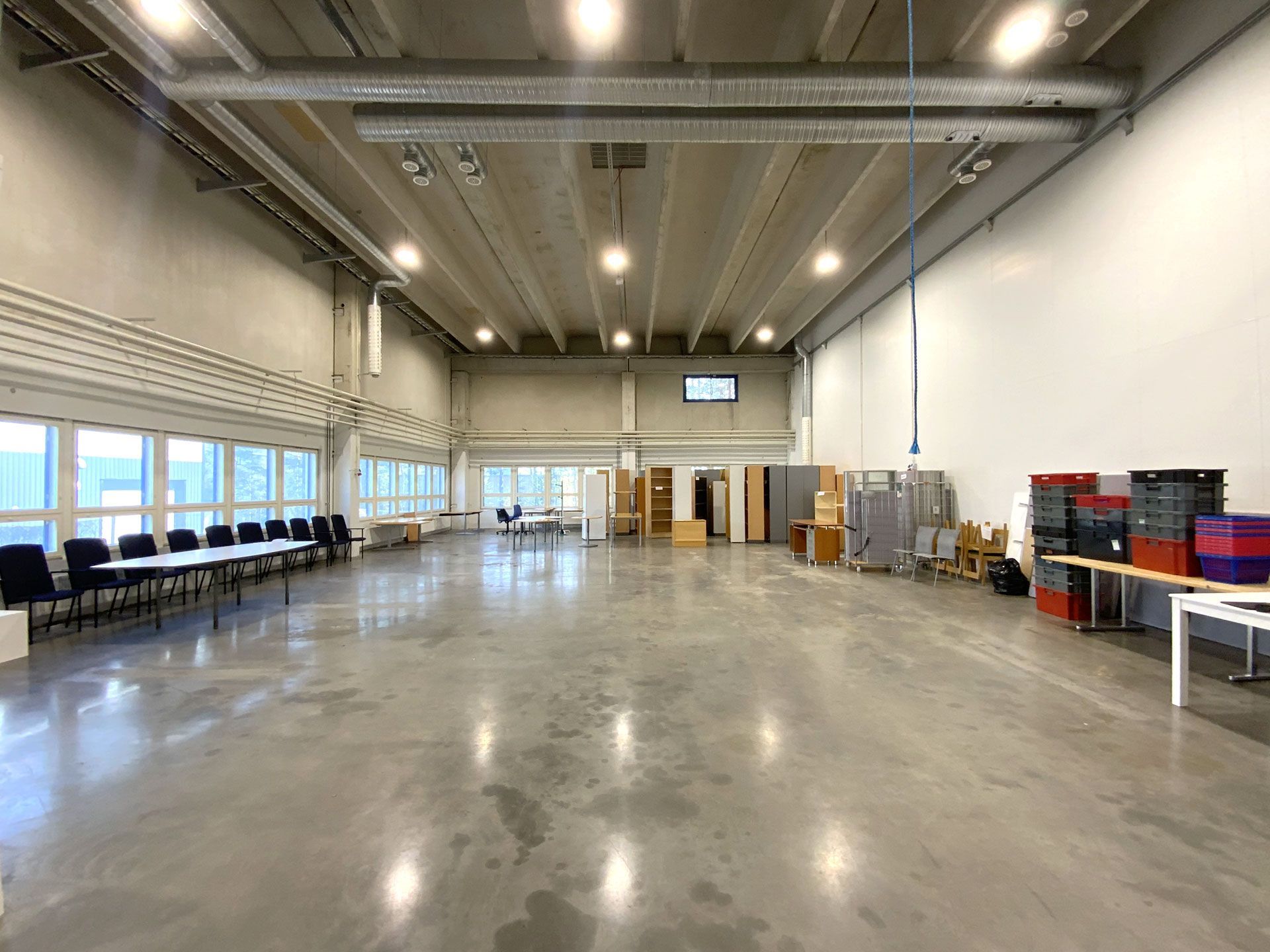 Urakoitsijantie 12D halli
