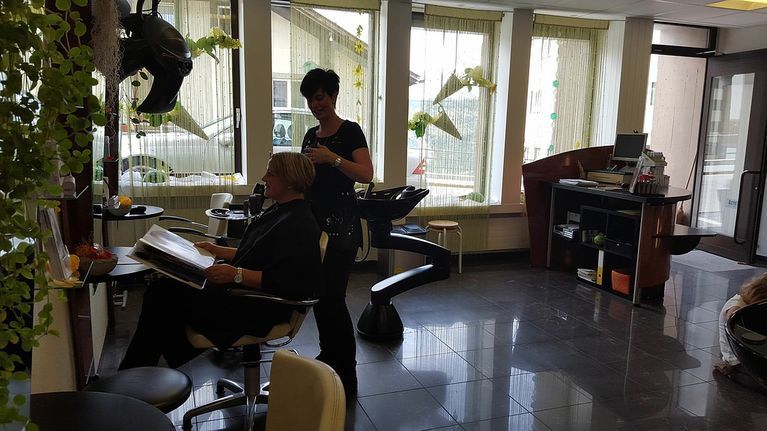 Bei der Arbeit - Hairstyling Annelise