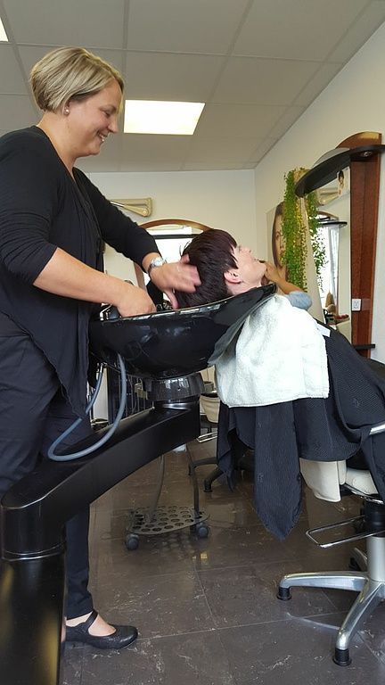 Bei der Arbeit - Hairstyling Annelise