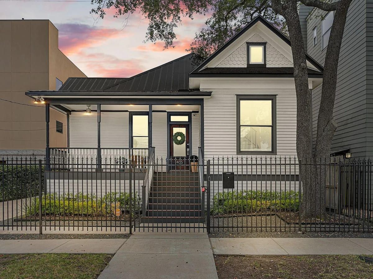 Houston vacation rental that is a historic bungalow in the heart of Montrose near downtown