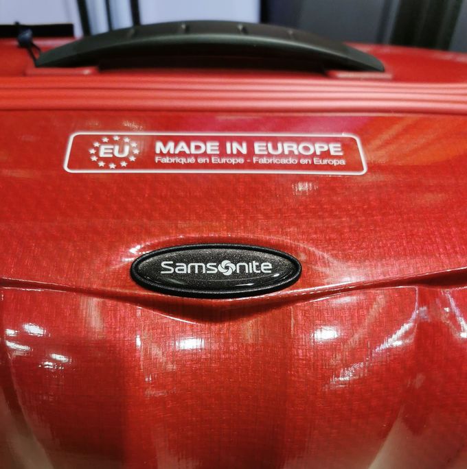 Samsonite C-Lite, Made in Europe matkalaukun lähikuva