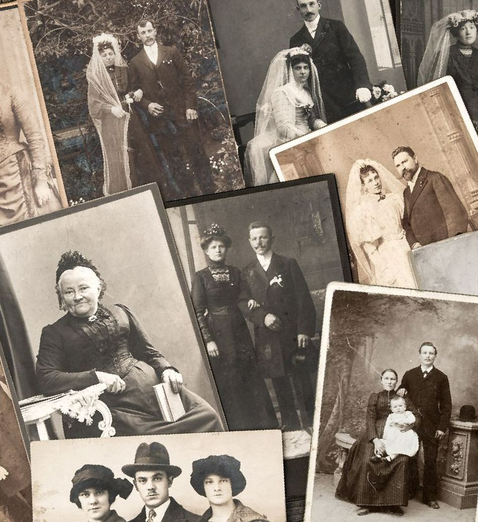 Un panel d'anciennes photographies.