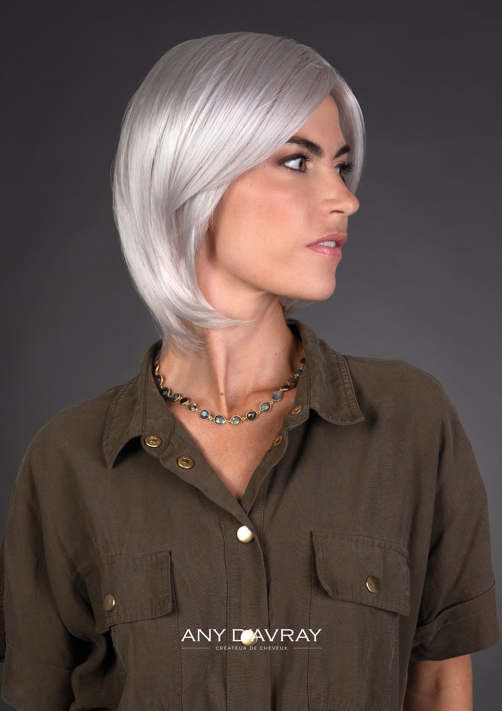 Femme avec perruque Angel