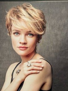 Blond et angélique et bol stylé