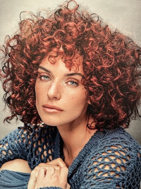 Beauté incendiaire, boucles à gogo