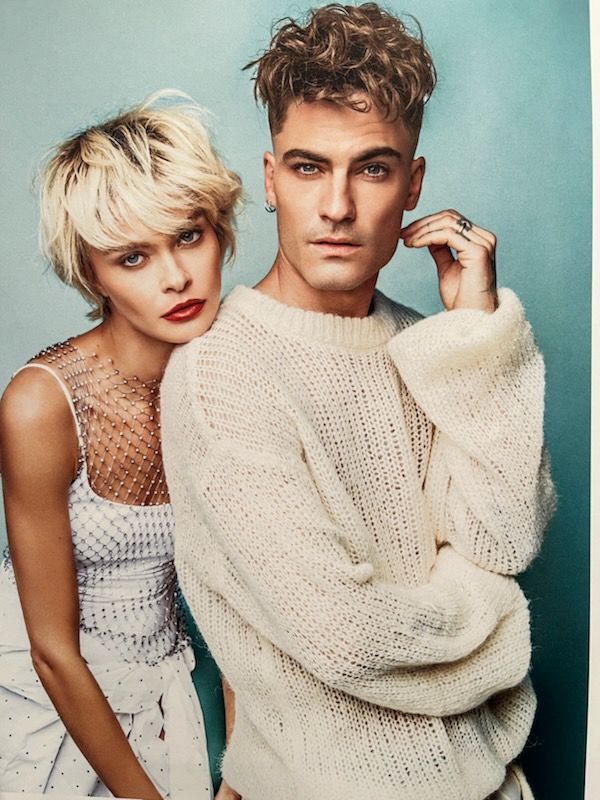 Homme et femme avec des coupes courtes et pleines de volumes