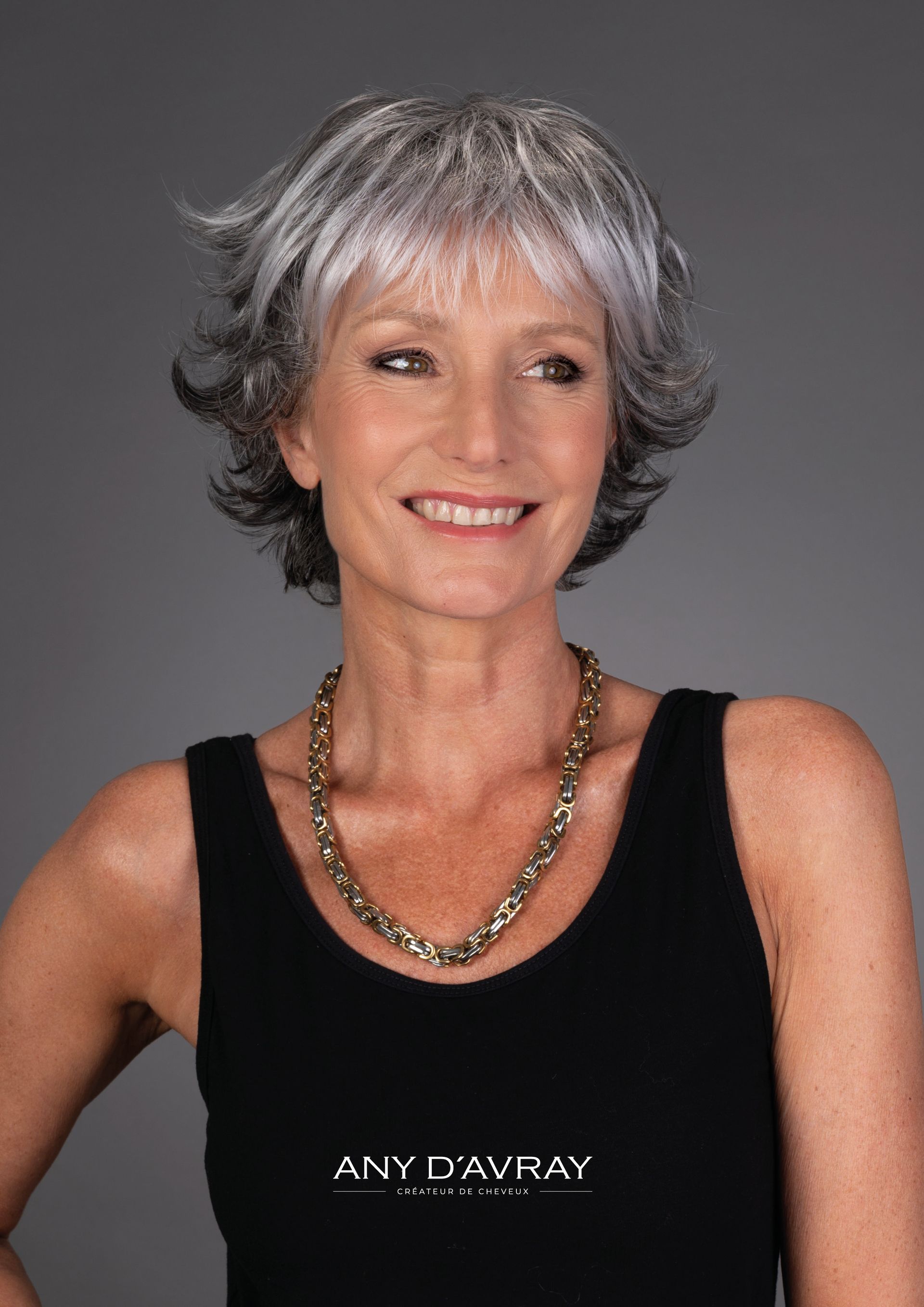 Femme avec perruque Gaia