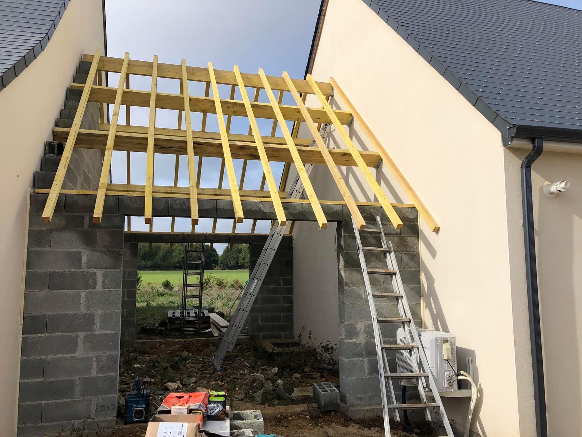 Construction d'un garage - pendant