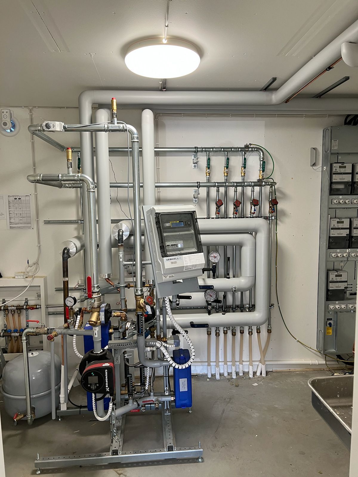 Vaativa teknisen tilan LVI-asennus, lämmitysjärjestelmän putkisto ja pumppuryhmät – ammattitaitoista LVI-urakointia Porvoossa