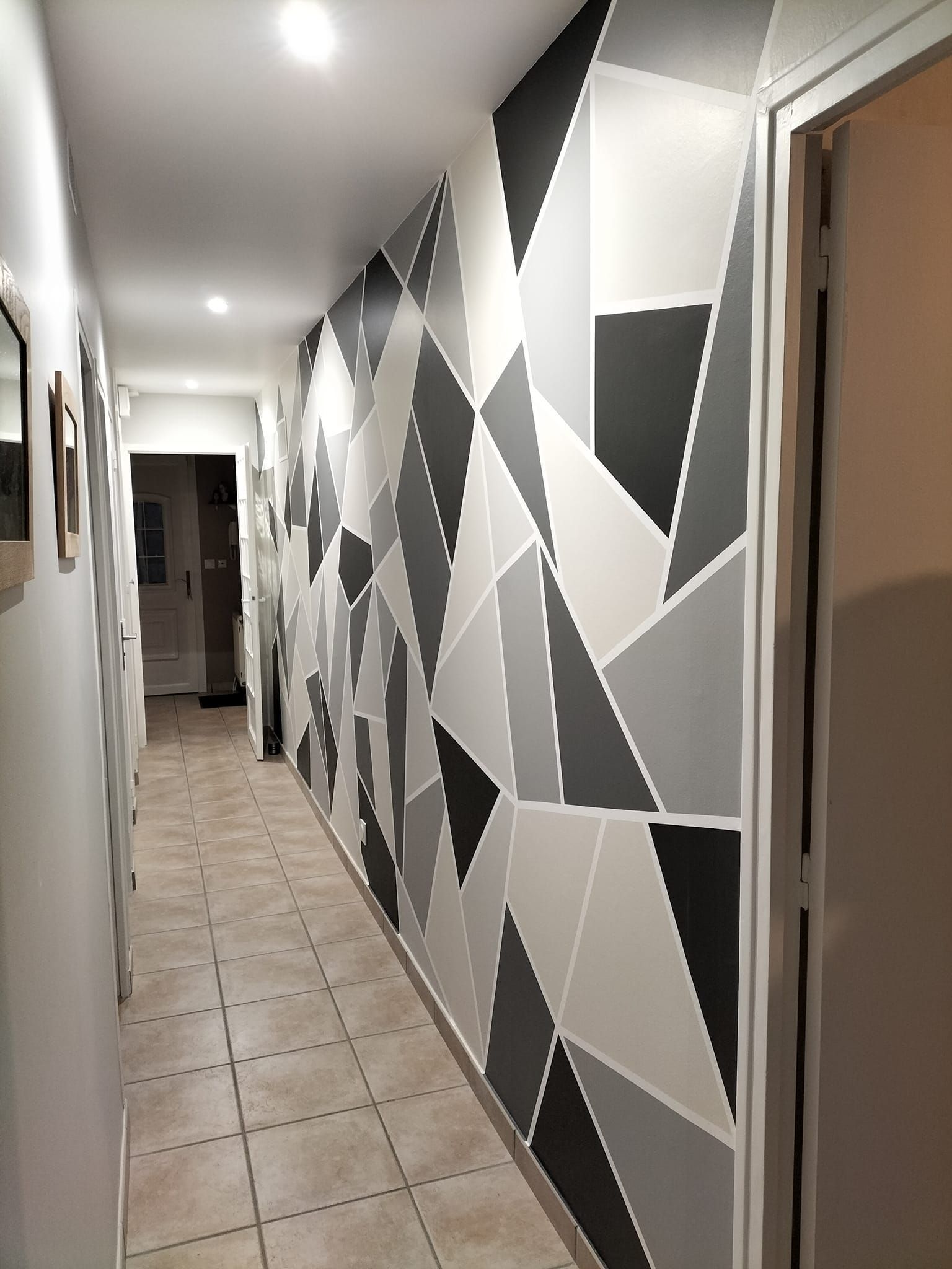 Peinture dans un couloir