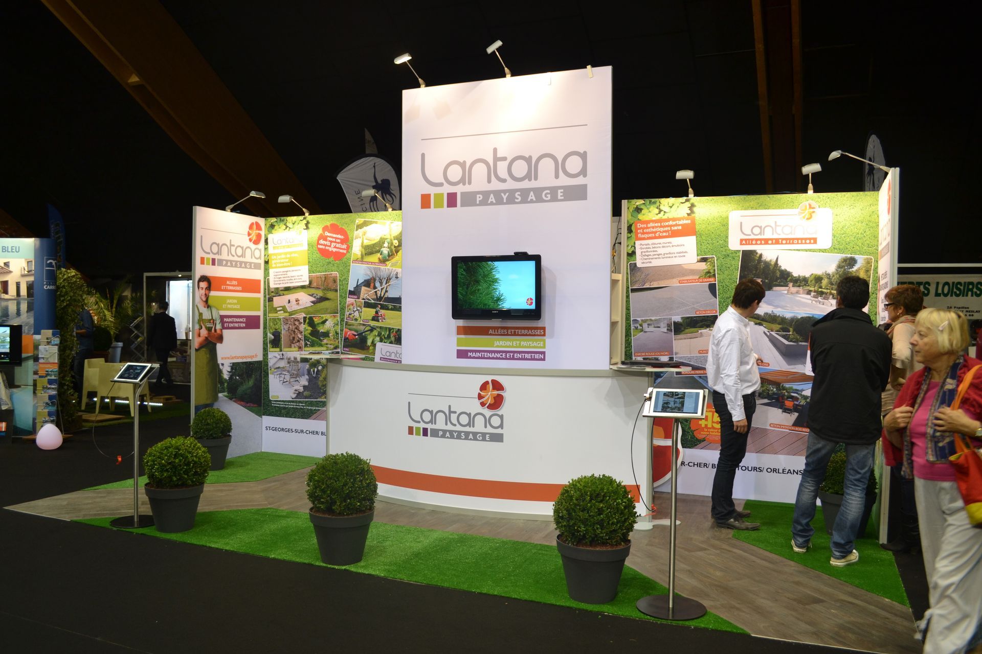 Réalisation d'un stand de paysagiste en tissu tendu.