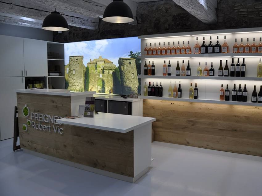 Arrière d'un comptoir de vignoble.