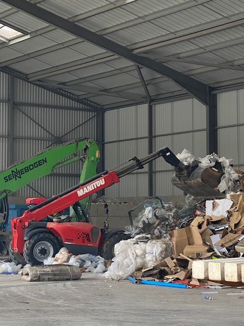 Machines pour transporter et trier les déchets