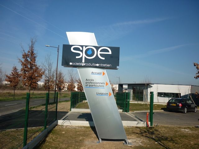 Enseigne et signalétique activité tertiaire 15