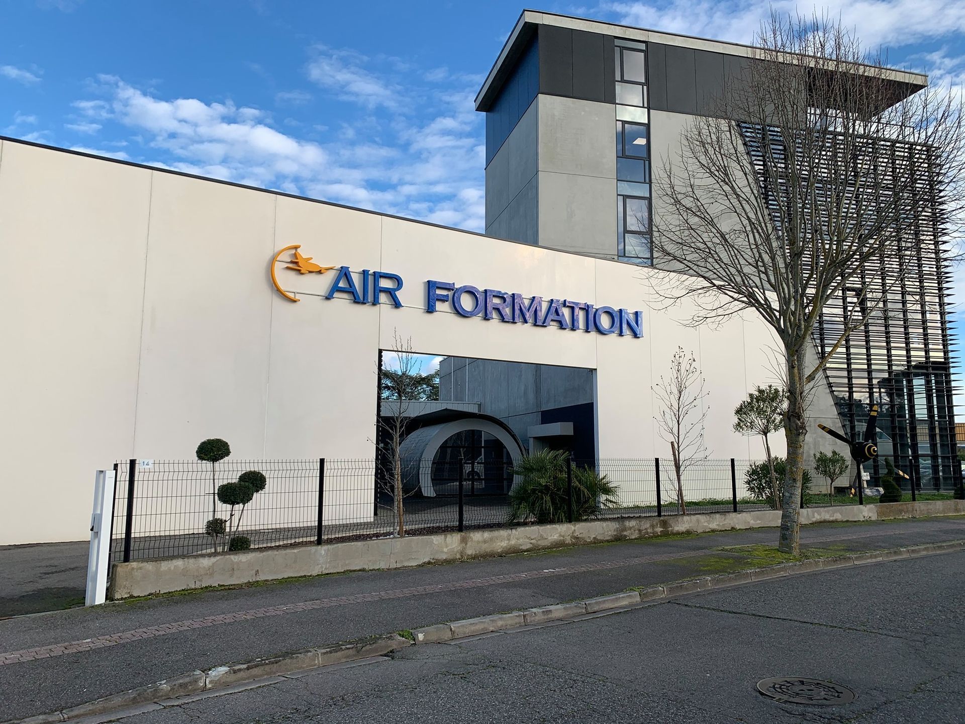 Esneigne et signalétique d'industrie 2