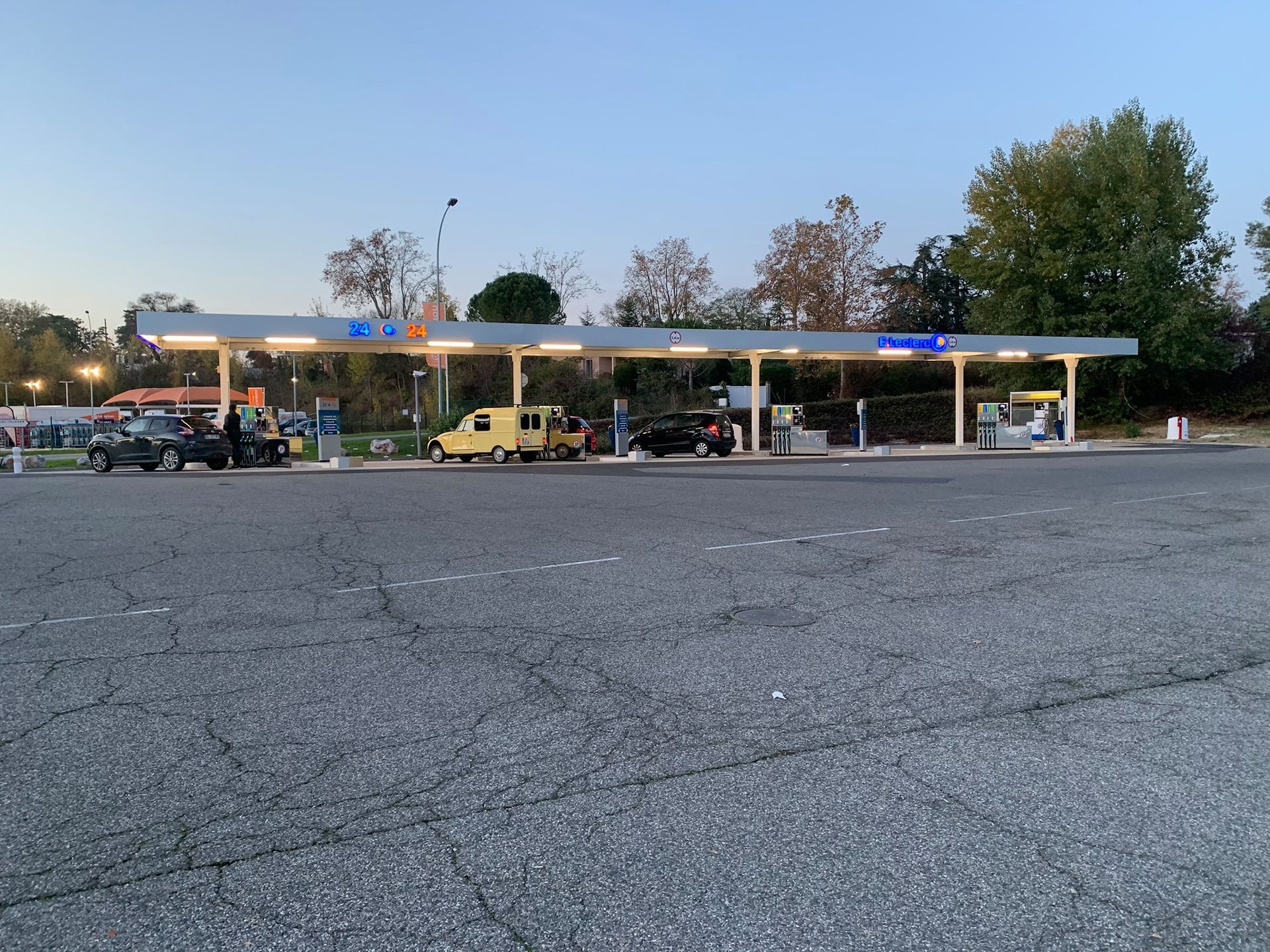 Enseigne et signalétique pour franchise 8