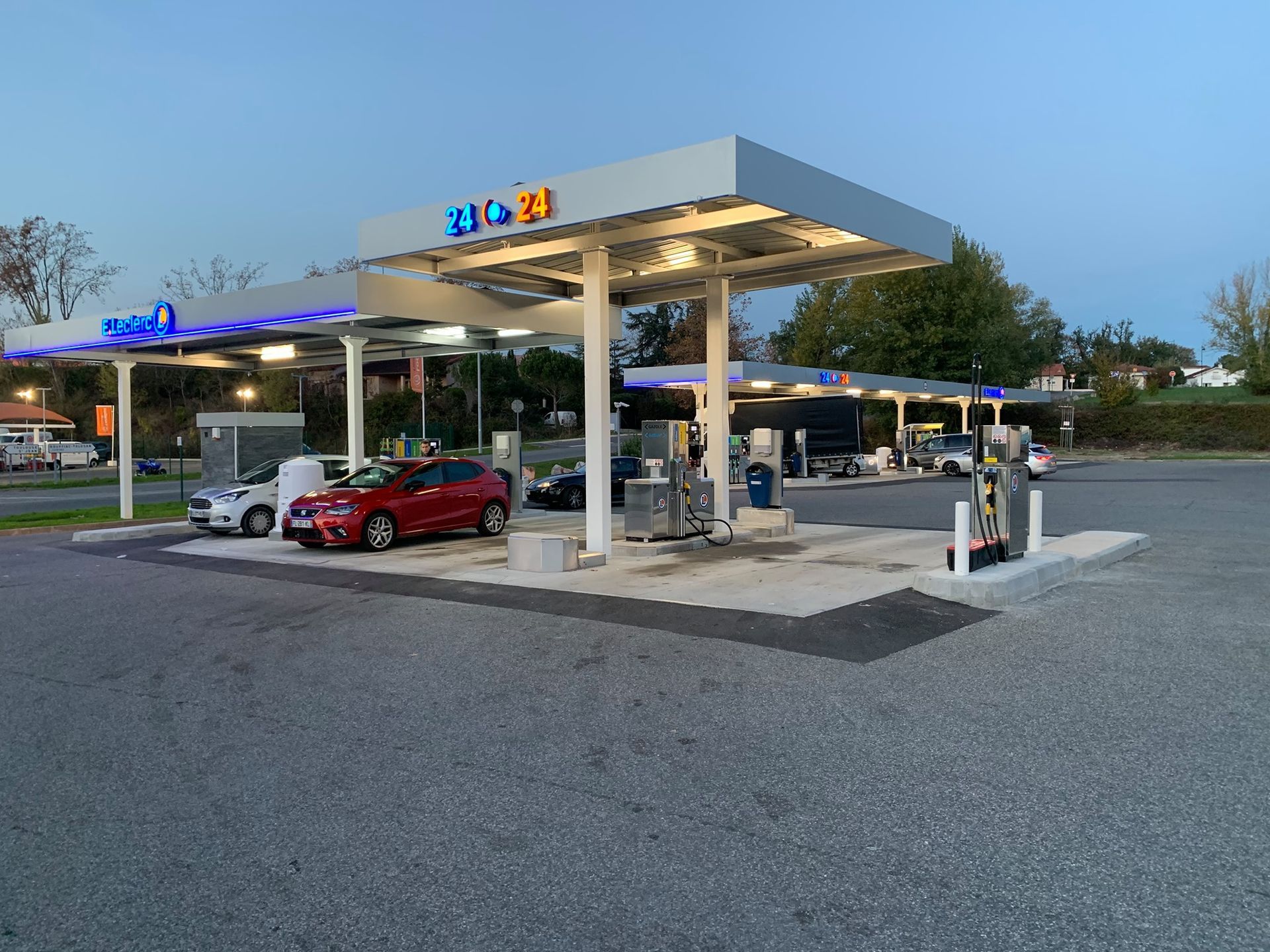 Enseigne et signalétique pour franchise 6