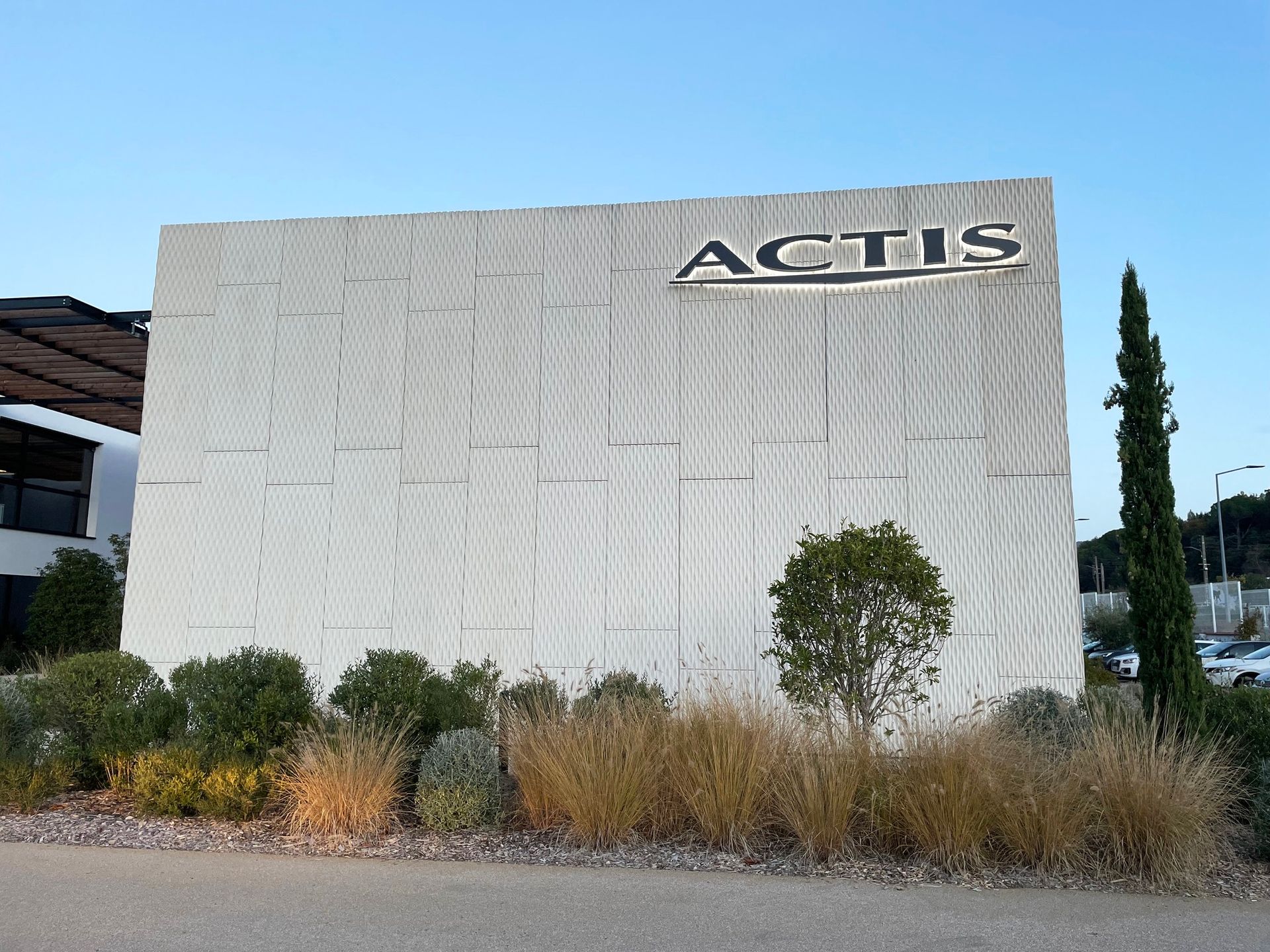 Esneigne et signalétique d'industrie 1