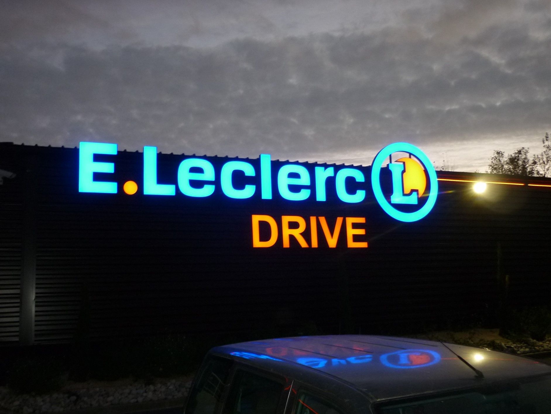 Enseigne et signalétique pour franchise 24