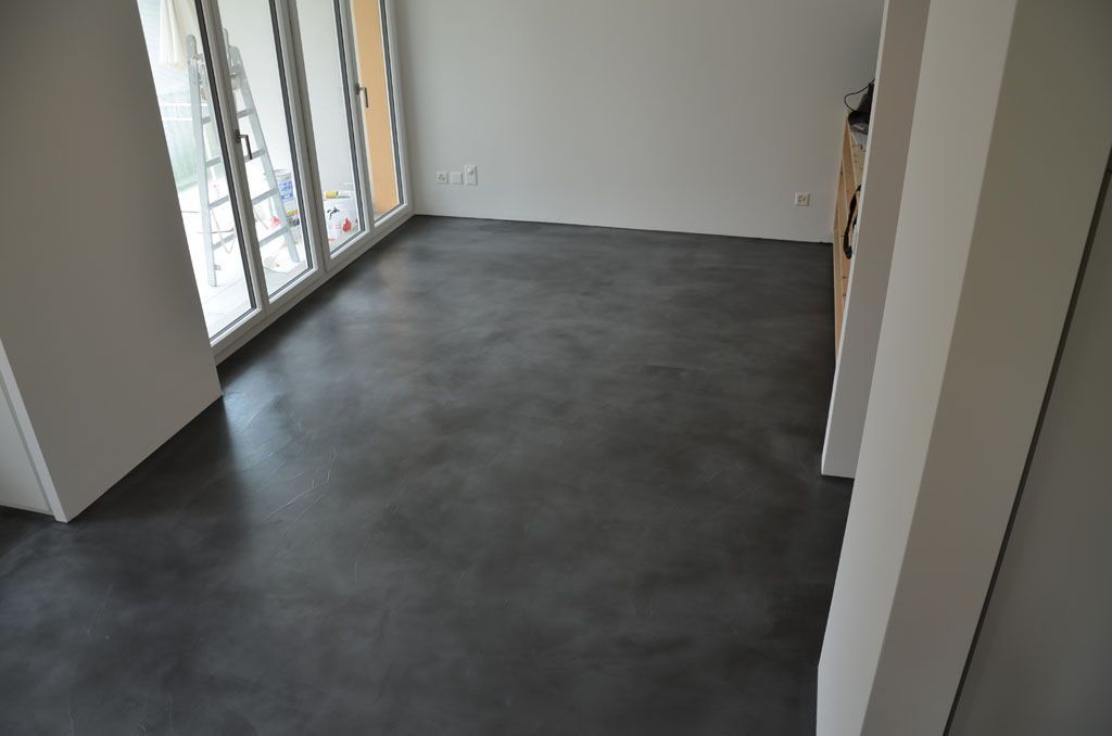 Fugenloser Boden, dunkelgrau