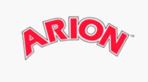 Logotipo rojo de ARION en letras curvas y llamativas sobre un fondo blanco.