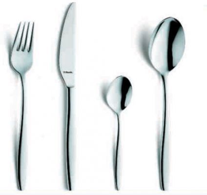 juego de tenedor, cuchillo, cuchara pequeña y cuchara