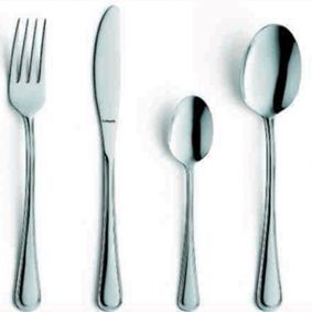 juego de tenedor, cuchillo, cuchara pequeña y cuchara