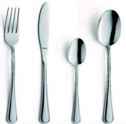 juego de tenedor, cuchillo, cuchara pequeña y cuchara