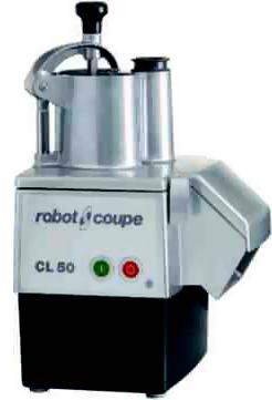 Una máquina robot cupé está sentada sobre una superficie blanca.