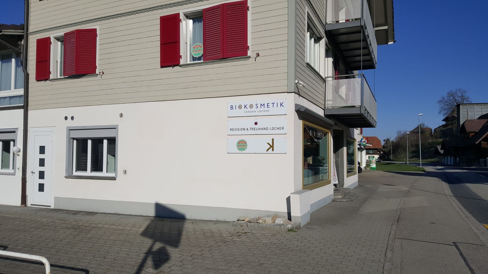 Treuhänder Revisor - Revision & Treuhand Locher in Zollbrück