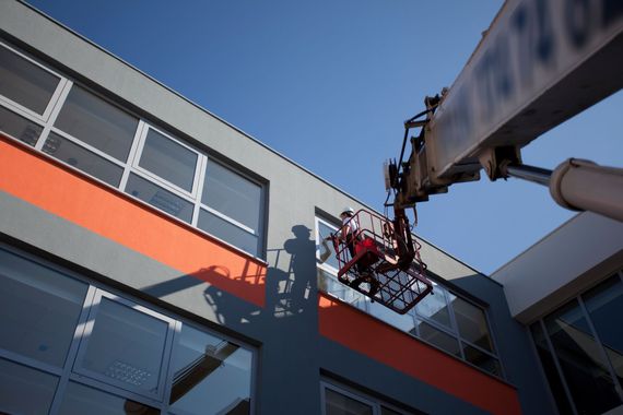 Nettoyage de vitres  sur nacelle