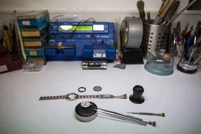 Réparation de montres et bijoux