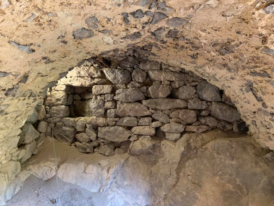 Décapage d'une cave ancienne