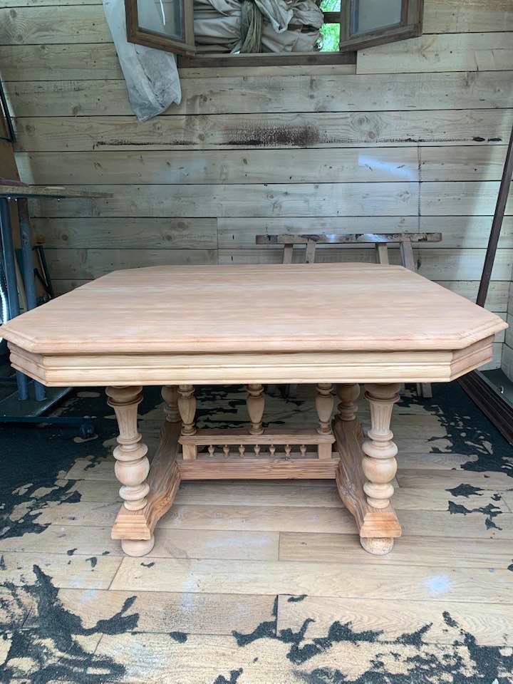 Ponçage d'une table