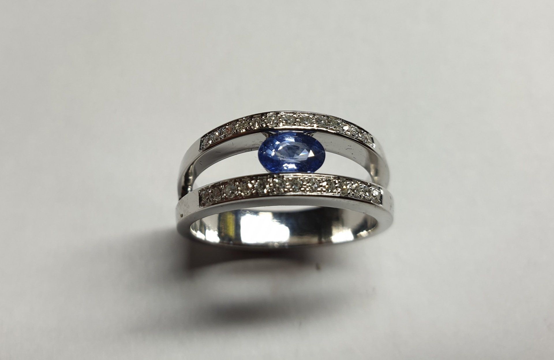 bague diamant bleu