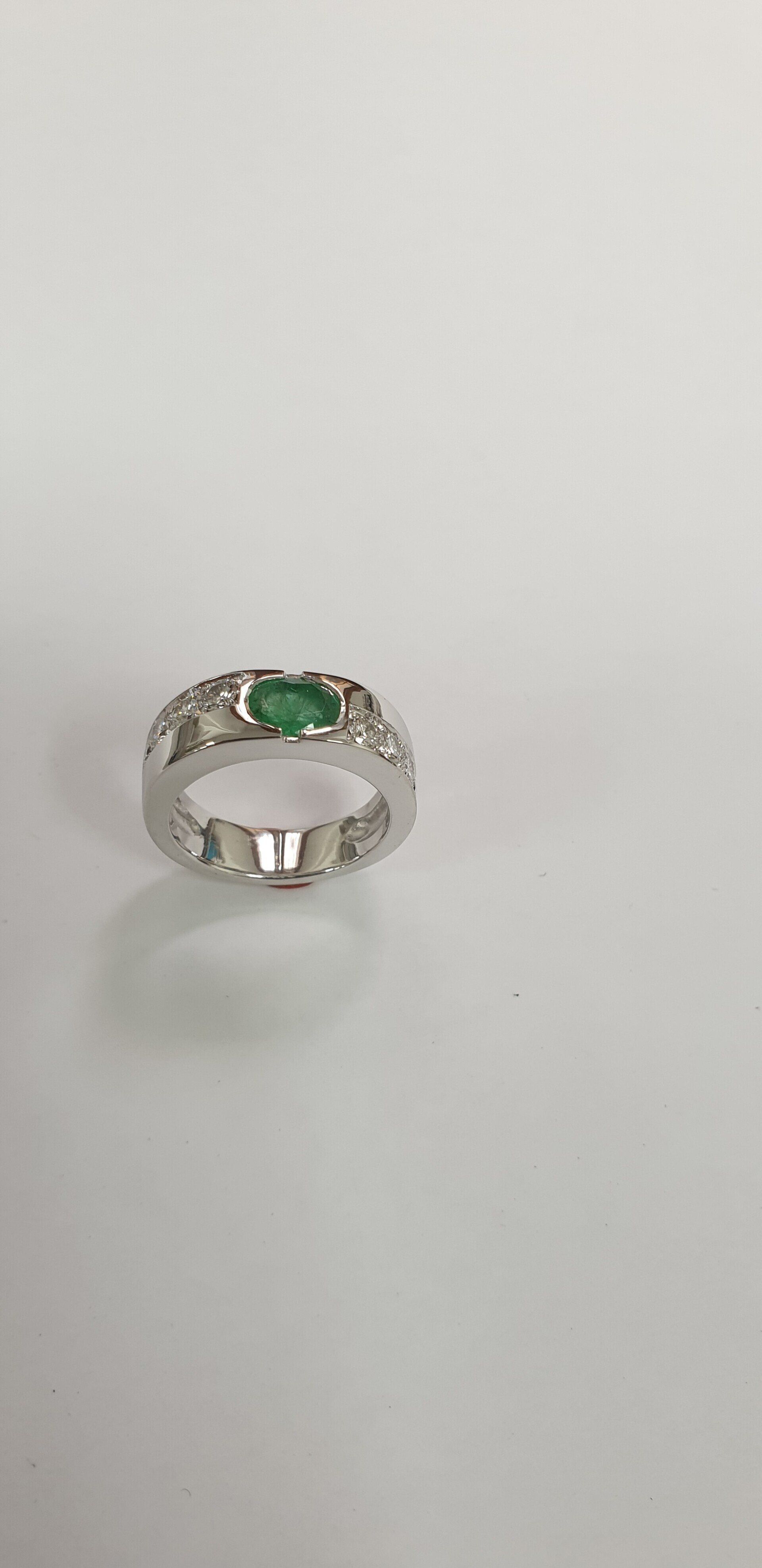 bague diamant vert