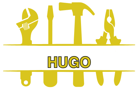 El nombre Hugo está en un cartel amarillo.