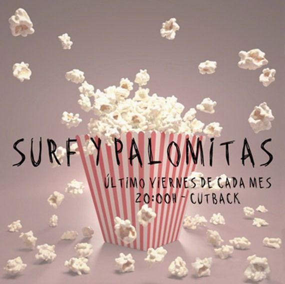 Un anuncio de Surf y Palomitas muestra un cubo de palomitas de maíz rayado.
