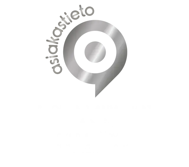 Harmaa pyöreä rintamerkkilogo, jonka sivussa on kaareva sana ”askiteto”