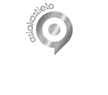 Harmaa pyöreä rintamerkkilogo, jonka sivussa on kaareva sana ”askiteto”